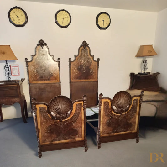 Letto italiano XIX secolo in ferro battuto decorato con madreperla e finto legno, casa
