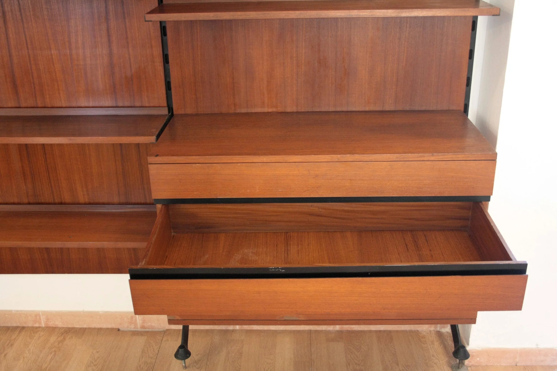 Libreria due moduli in legno con cassetti parete modulare urio disegnata da ico e luisa parisi per mim 1957