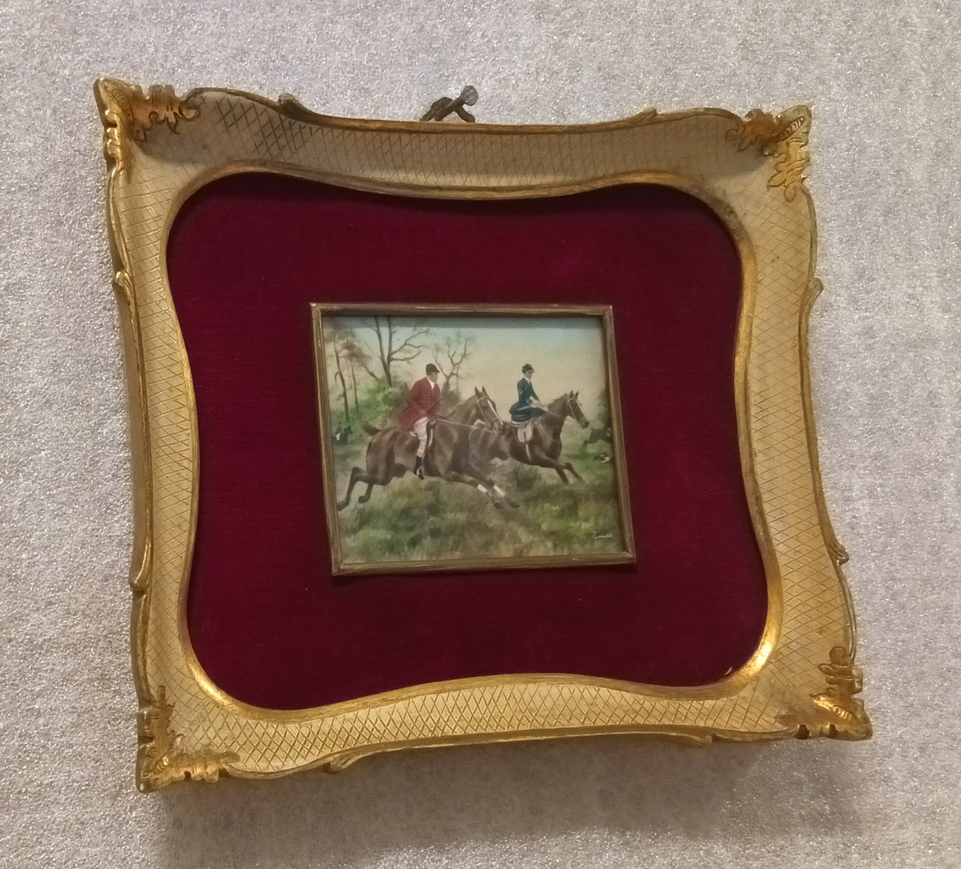 Miniatura olio su tela inglese XIX secolo, due cavalieri, cornice oro, velluto rosso