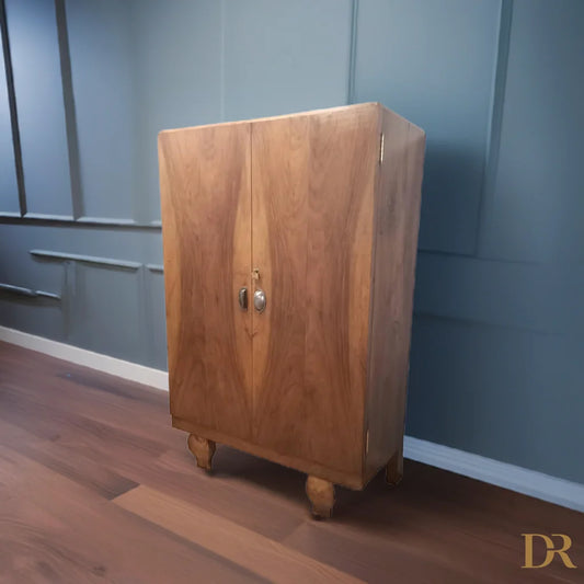 Mobile con cassettiera interna in noce inizi 900 restaurato con porta a due ante