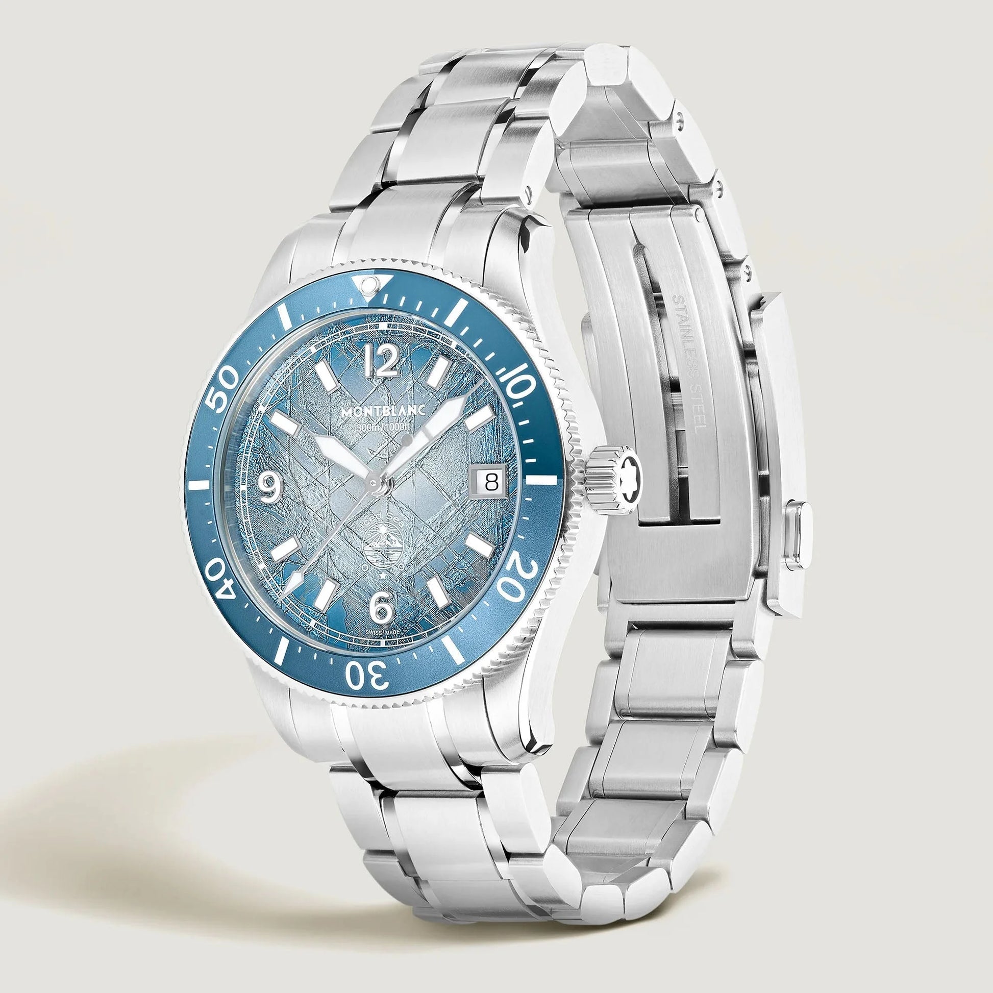 Montblanc orologio iced sea automatic 38mm acciaio con quadrante azzurro brillante e lancette luminescenti
