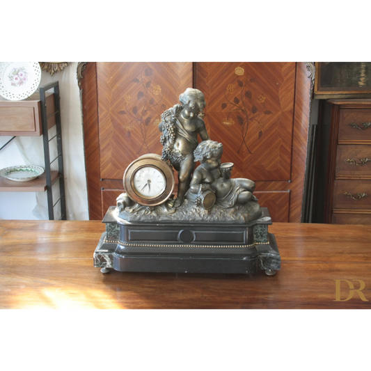 Orologio Napoleone III in bronzo e marmo del XIX secolo, perfetto per casa