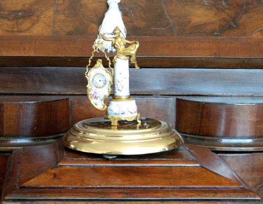 Orologio da tavolo in bronzo e smalti Art Decò XIX secolo con dettagli dorati, elegante design per casa