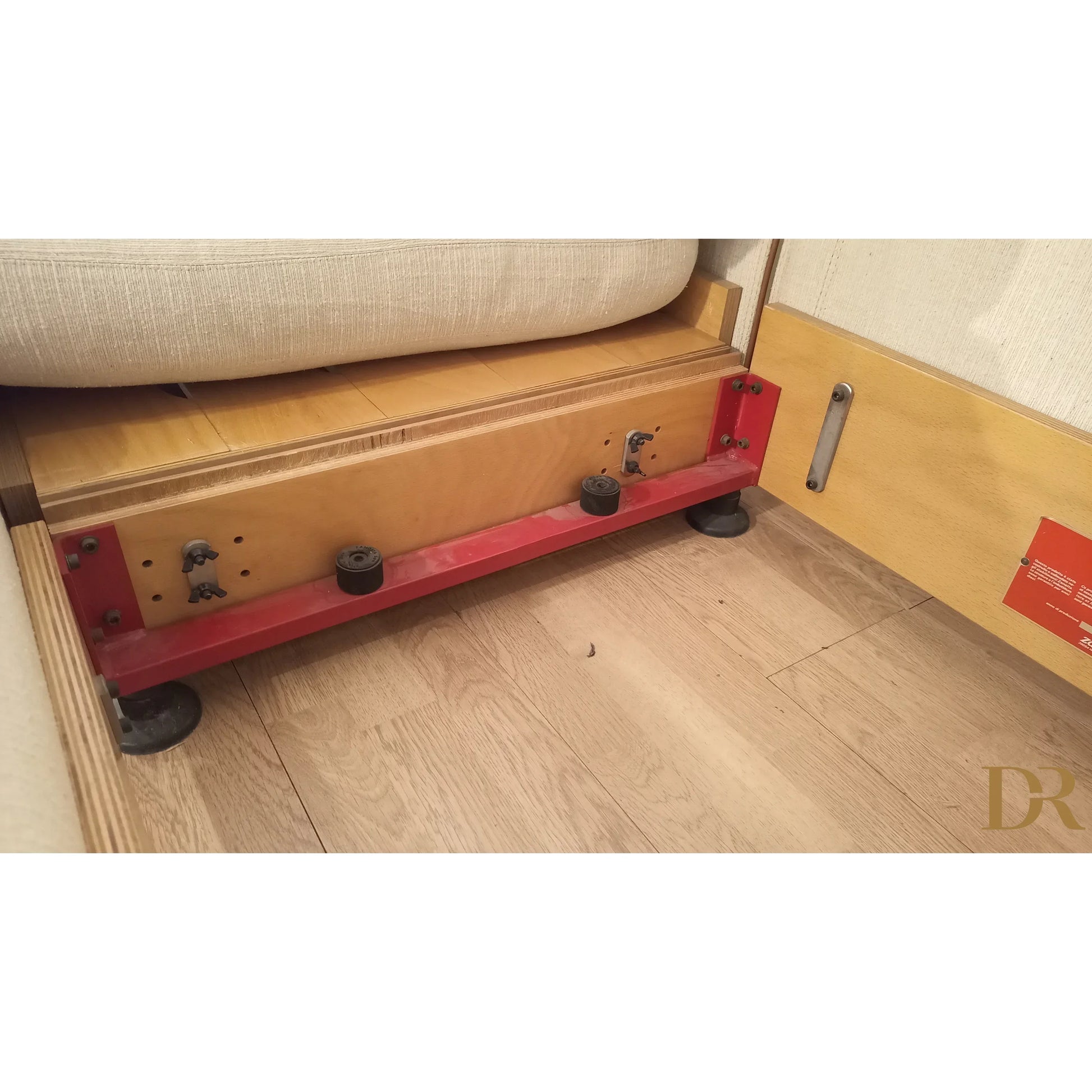Red metal furniture dolly con ruote per spostare il divano modello redifiori set di riccardo arbizzoni zanotta 1978