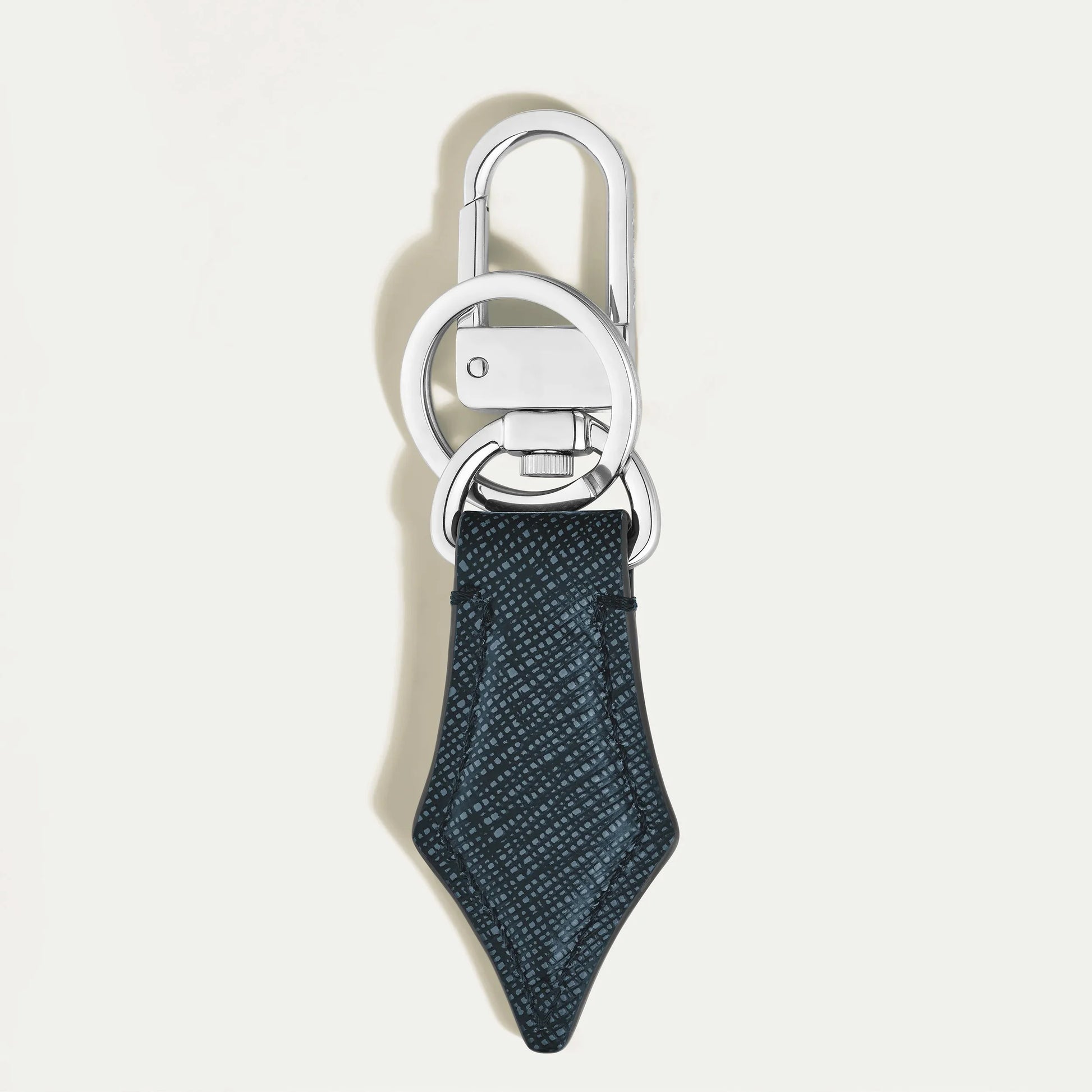 Montblanc portachiavi pennino tweed blu in pelle sartorial goffrata con un elegante combinazione bicolore