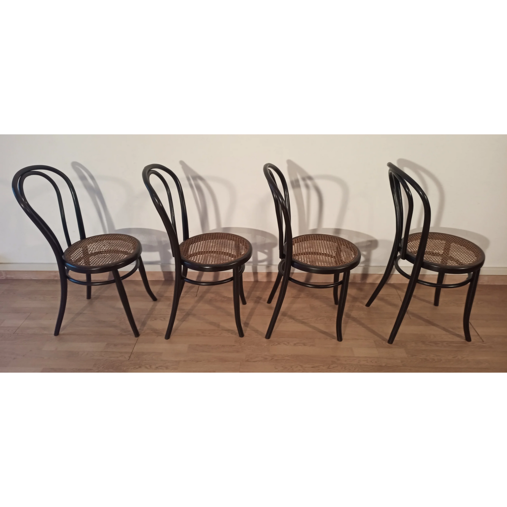 Sedie da pranzo in faggio curvato nello stile di Thonet, Italia, set di 4