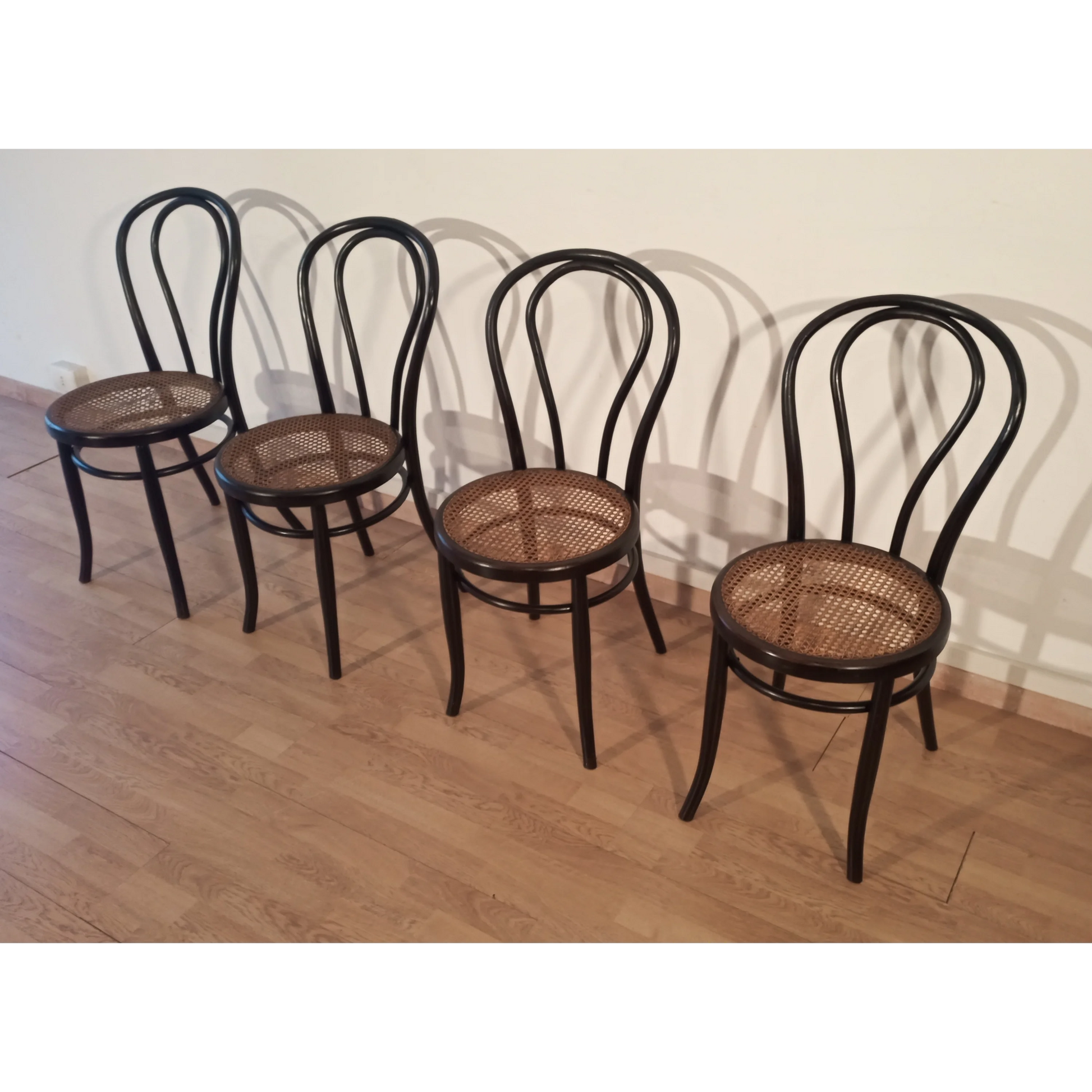 Sedie da pranzo in faggio curvato nello stile di Thonet, Italia, set di 4