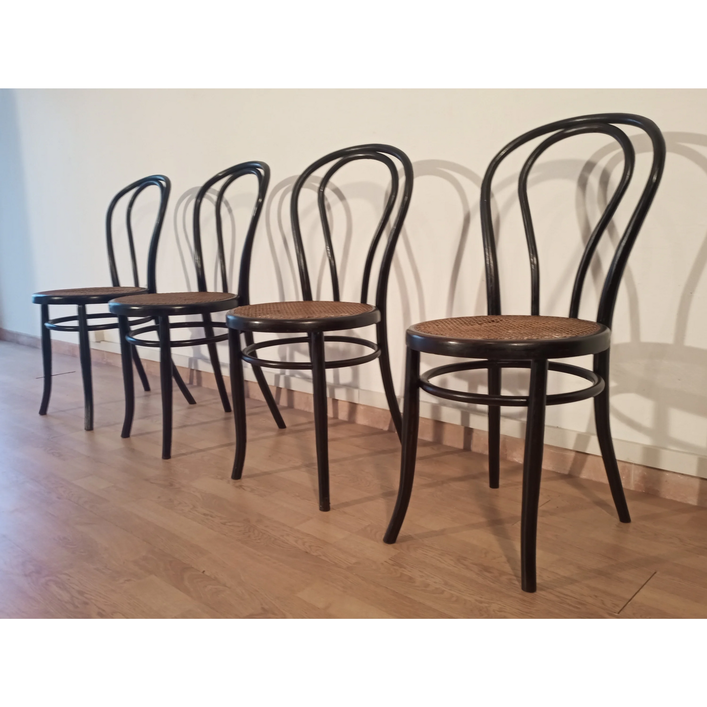 Sedie da pranzo in faggio curvato nello stile di Thonet, Italia, set di 4