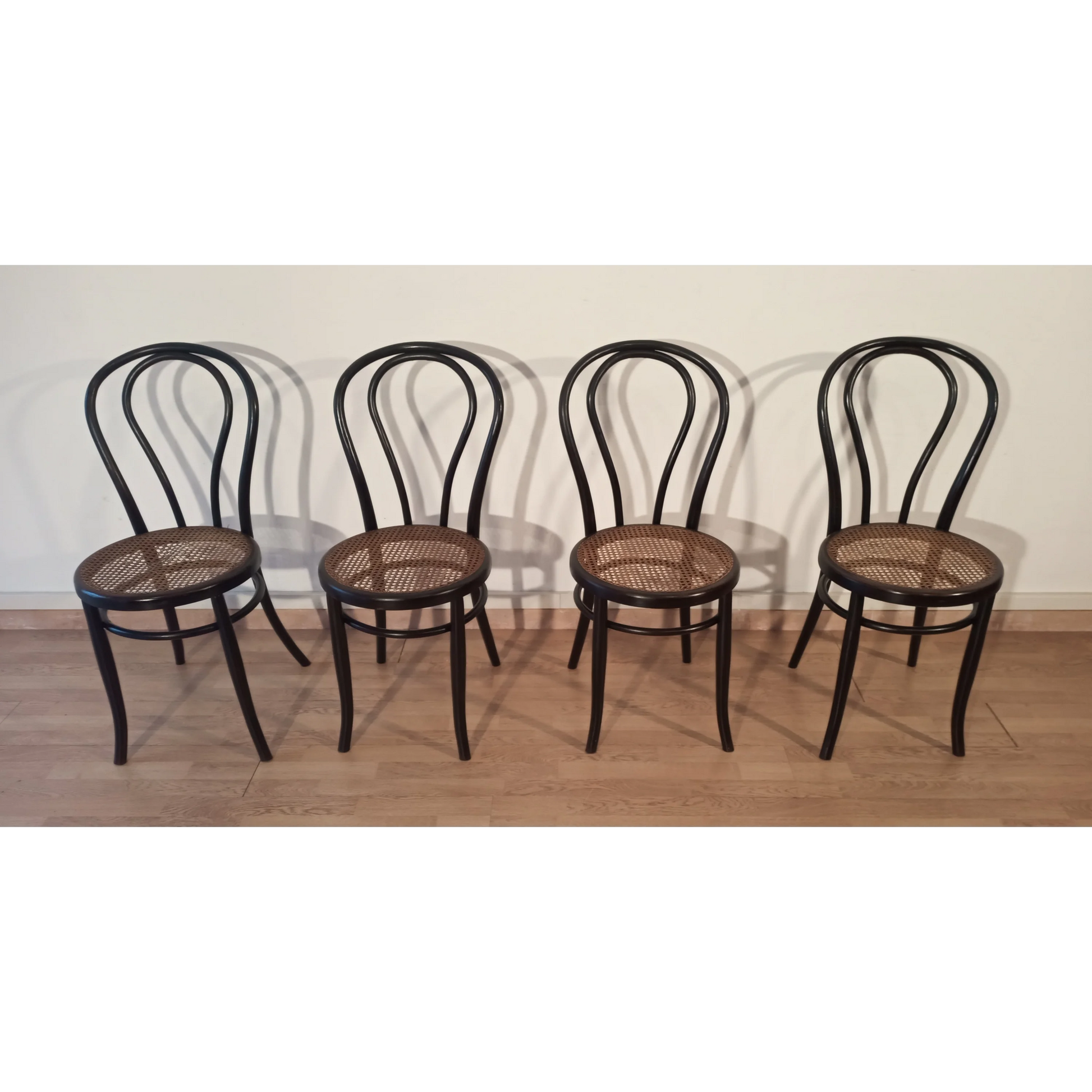 Sedie da pranzo in faggio curvato nello stile di Thonet, Italia, set di 4