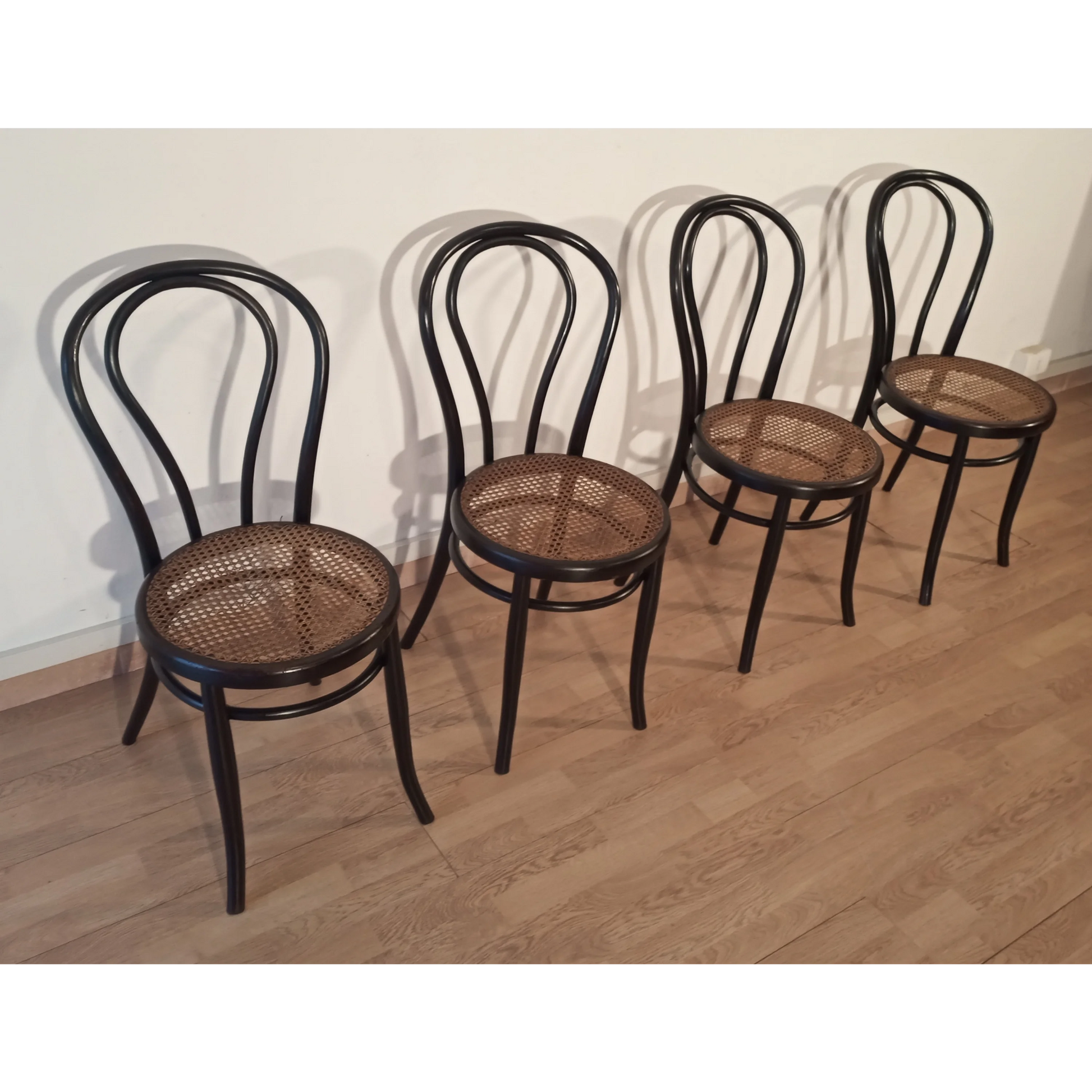 Sedie da pranzo in faggio curvato nello stile di Thonet, Italia, set di 4