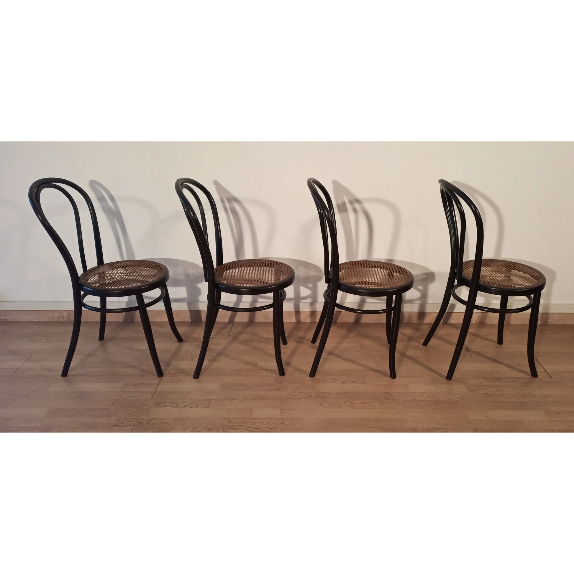 Sedie da pranzo in faggio curvato nello stile di Thonet, Italia, set di 4