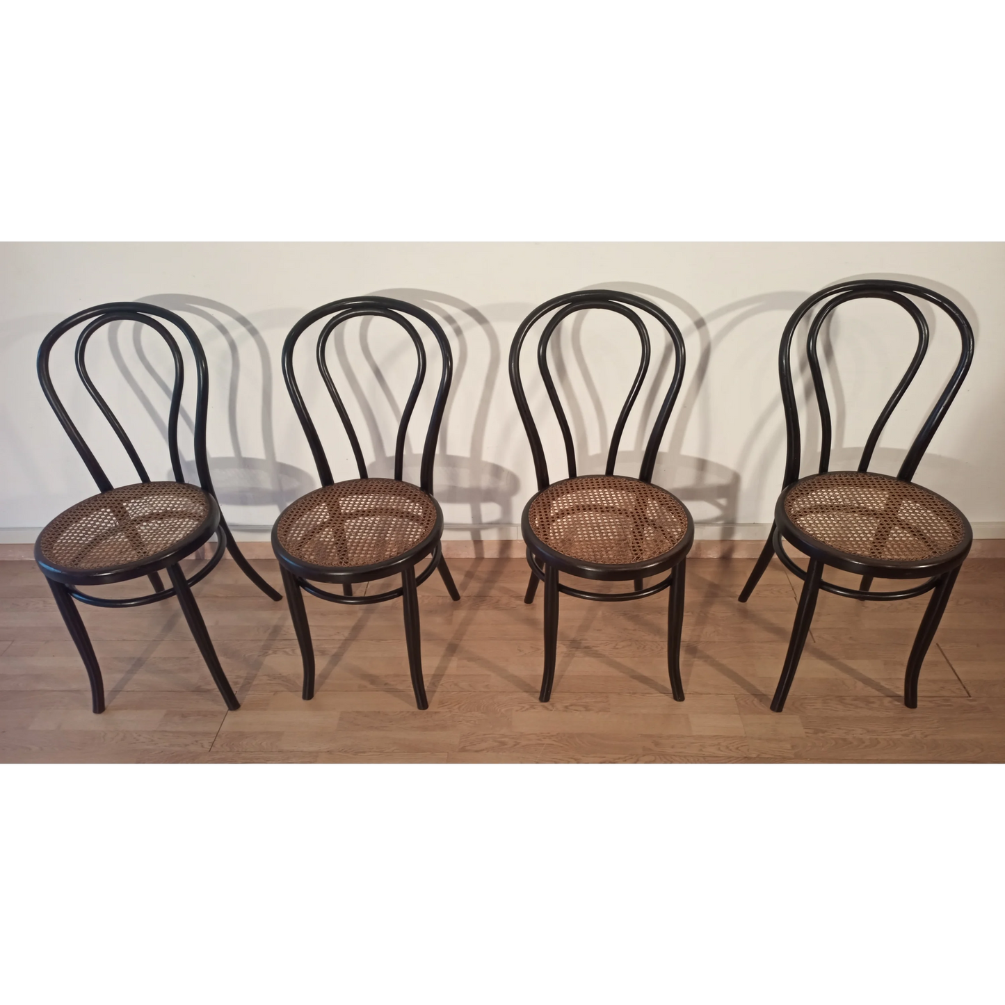 Sedie da pranzo in faggio curvato nello stile di Thonet, Italia, set di 4