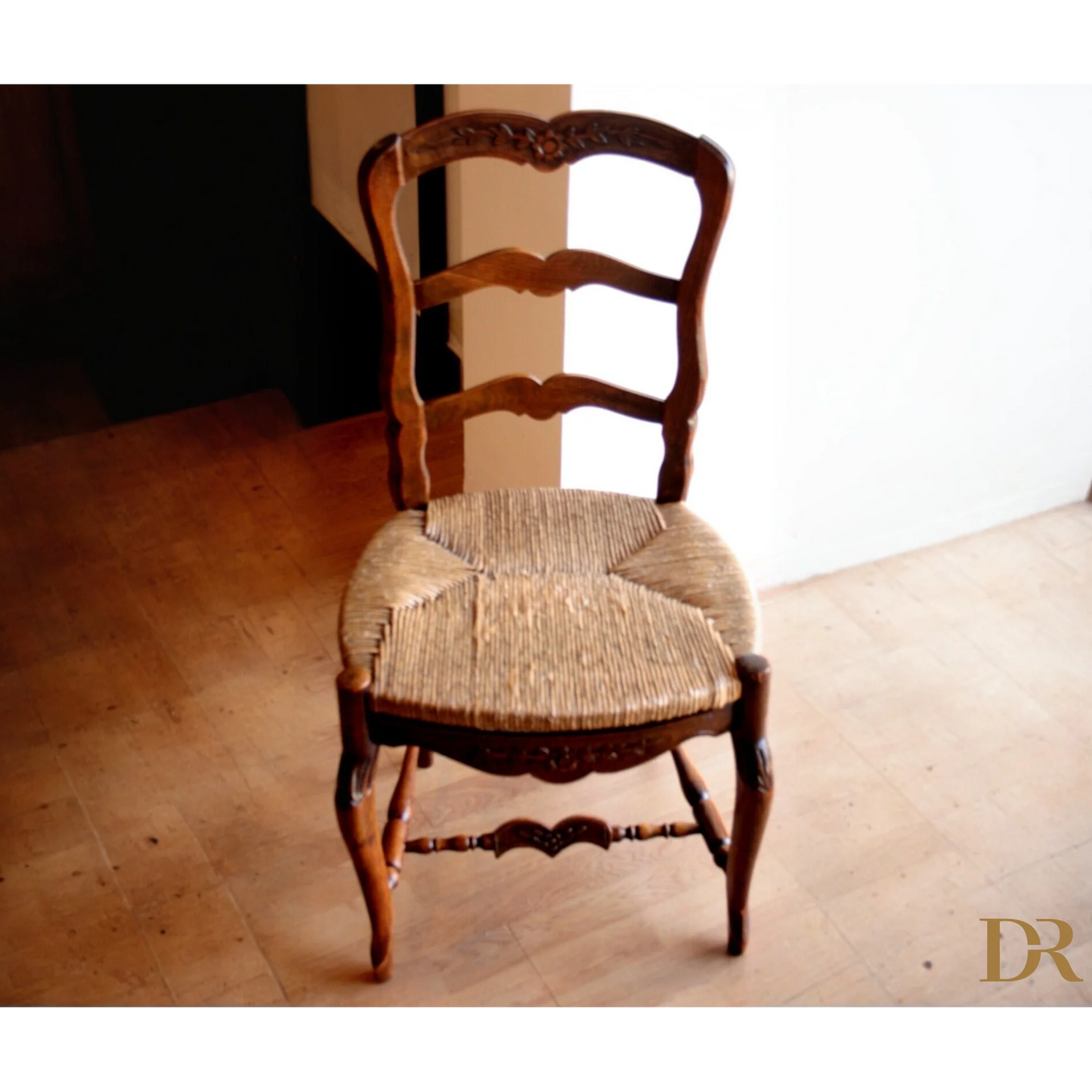 Sedia provenzale rustica in rovere massello ottocento con seduta intrecciata in corda