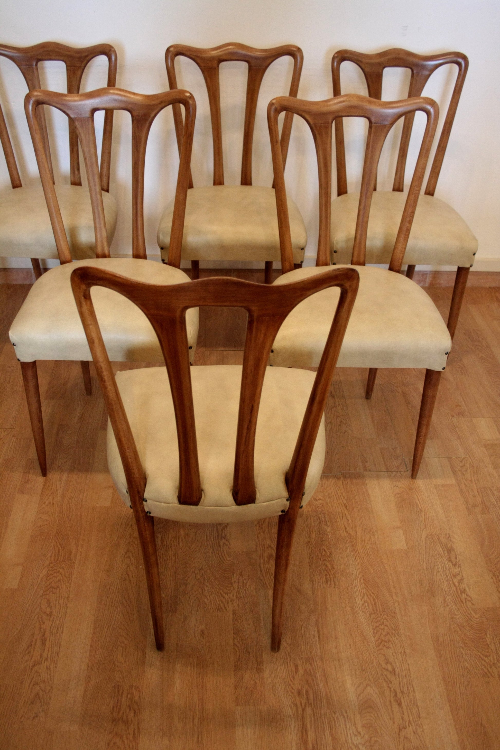 Set di graziose sedie da pranzo in legno e rivestimento vintage stile casa design