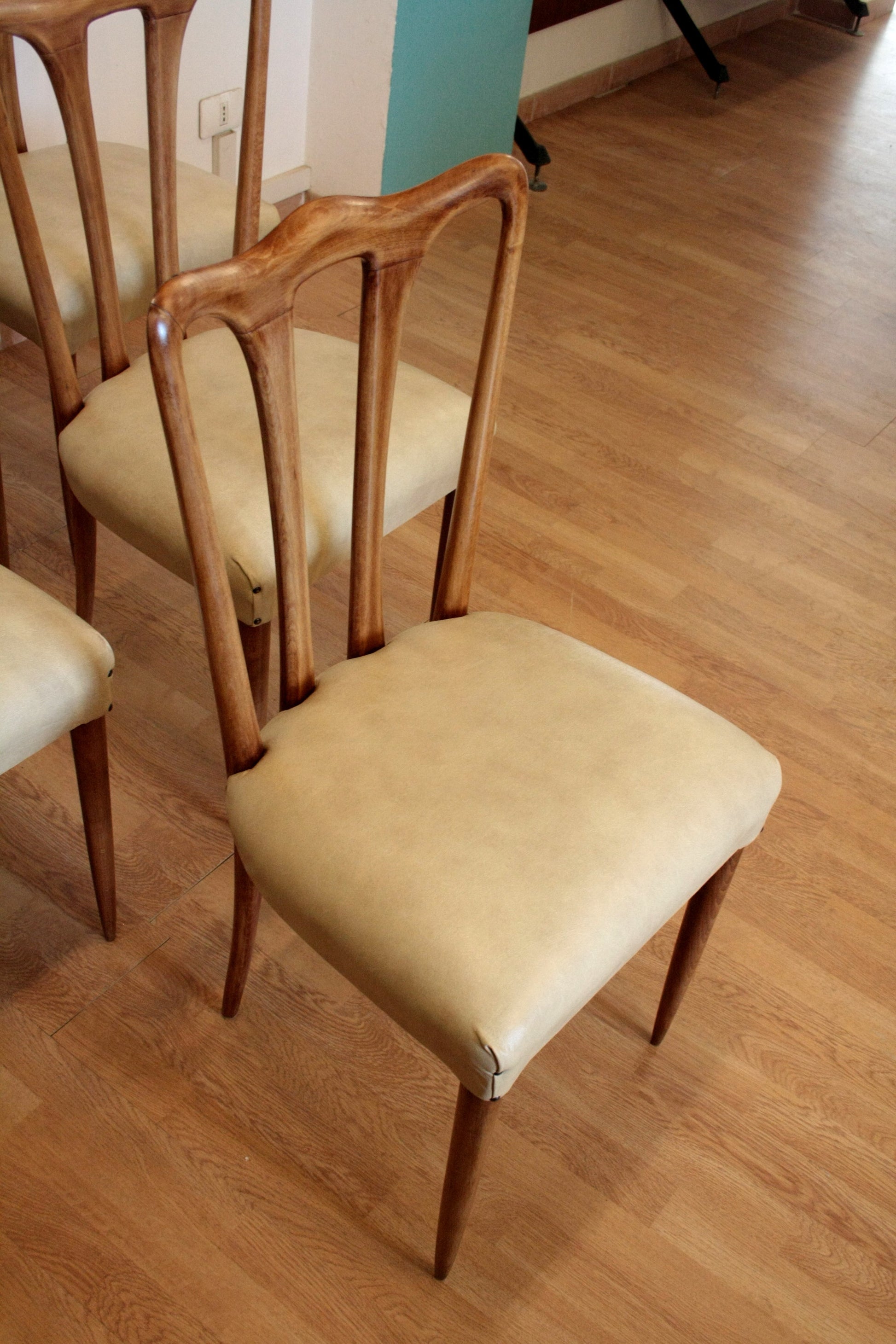 Sedie in legno con sedili imbottiti, design vintage Casa Italia 1960s