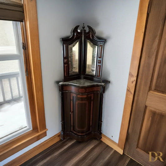 Splendida angoliera in ottime condizioni con corpo inferiore e specchio top