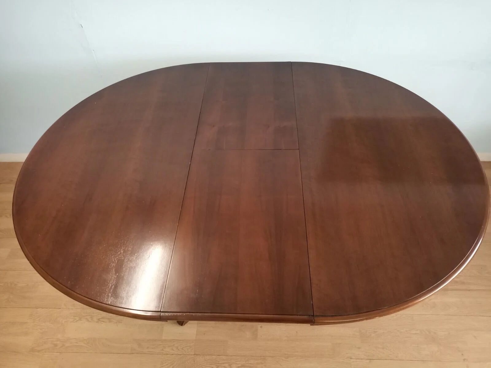 Tavolo tondo allungabile stile luigi filippo in legno con finitura marrone lucida perfetto per casa vintage anni 1970