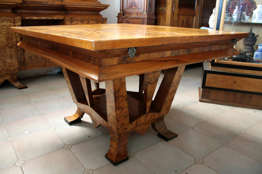 Tavolo art Decò con gambe decorative, ministro Bottai, casa Roma 1933
