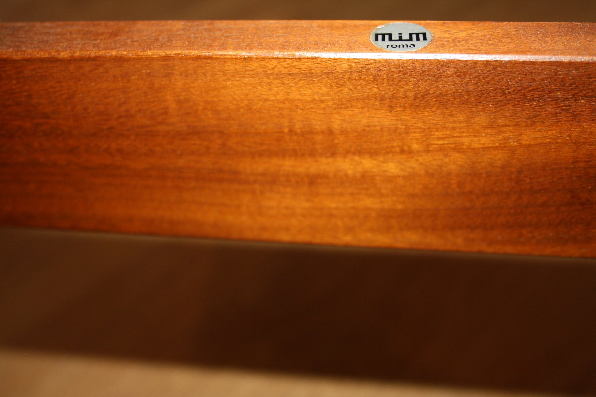 Piano in legno con finitura lucida, Tavolo Tolomeo di Ico Parisi ed Ennio Fazioli