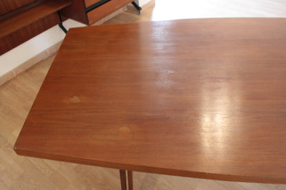 Alt testo: Tavolo Tolomeo di Ico Parisi ed Ennio Fazioli, 1958, tavolo in legno rettangolare