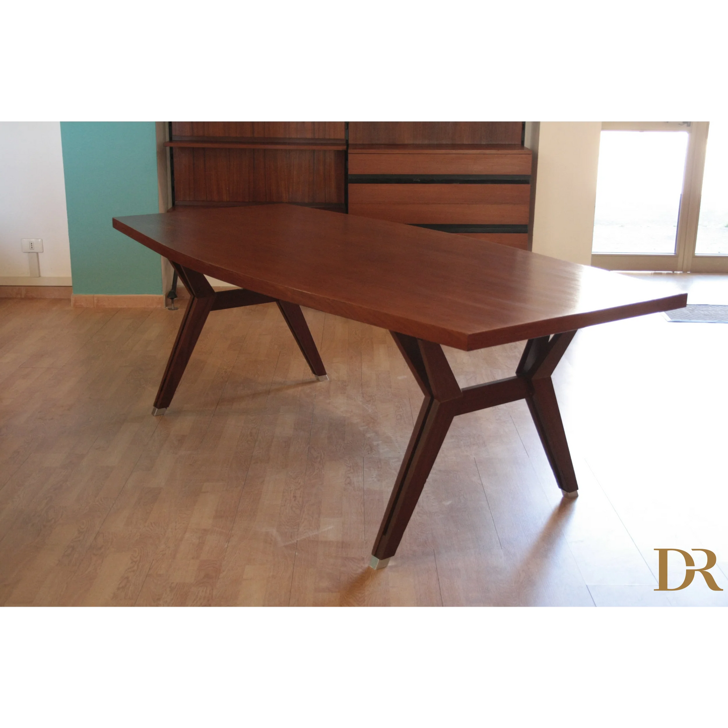 Tavolo Tolomeo di Ico Parisi ed Ennio Fazioli con design unico delle gambe