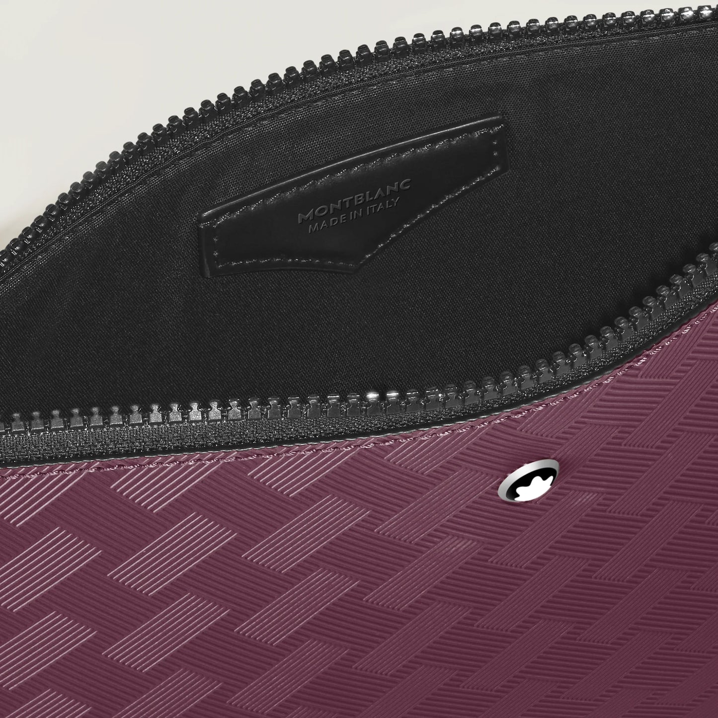 Montblanc Extreme 3.0 Cassis 199410 case
