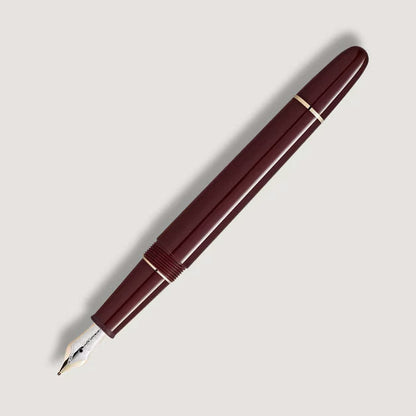 Montblanc Meisterstück burgundy classique fountain pen tip M 133014