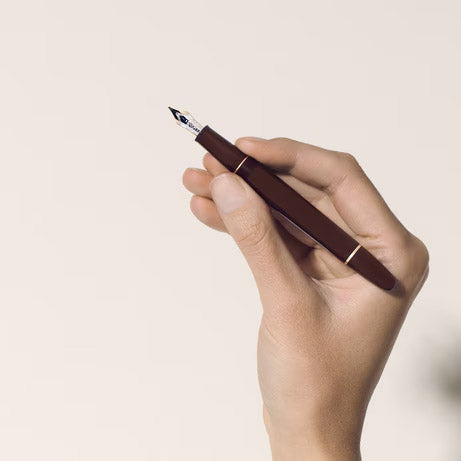 Montblanc Meisterstück burgundy classique fountain pen tip M 133014